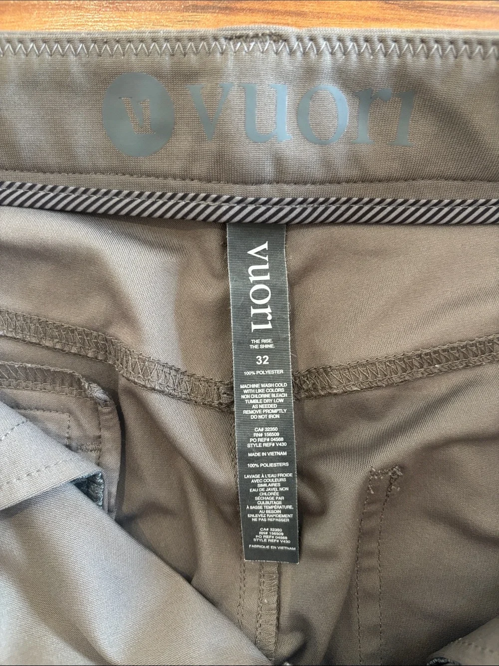 Vuori Men's Grey Chinos 32